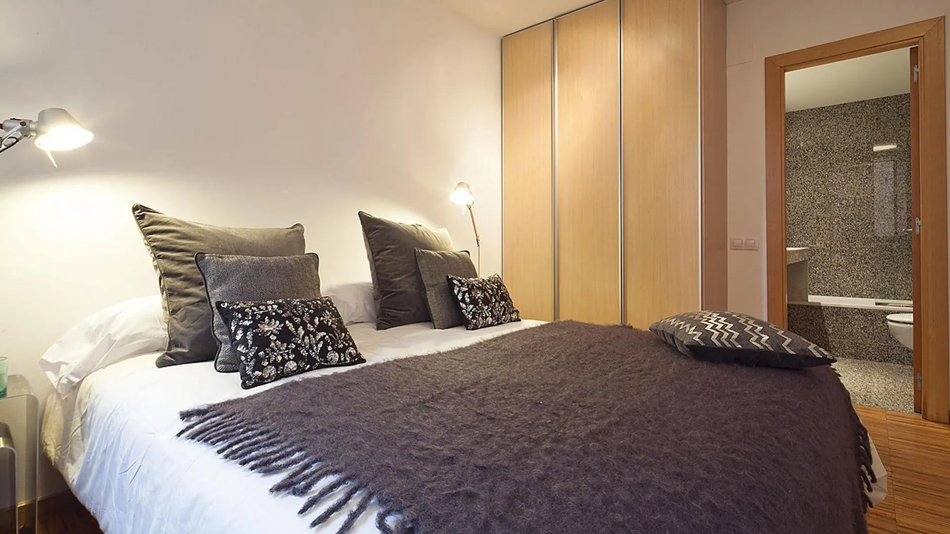 My Space Barcelona Park Gueell Apartments 0*,